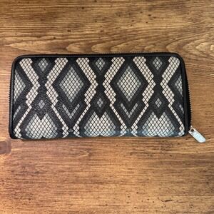 Cinda B Zip Around Wallet Gray Black Diamond‎ Pattern Clutch Travel
